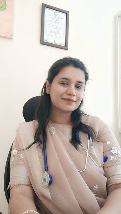 Dr Manasvi Gadia